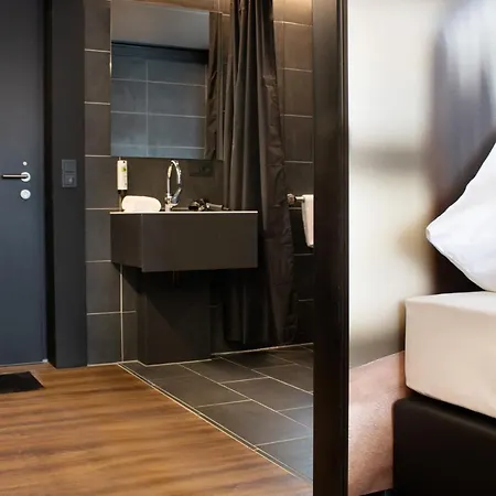 Loe By Wmm Hotell *